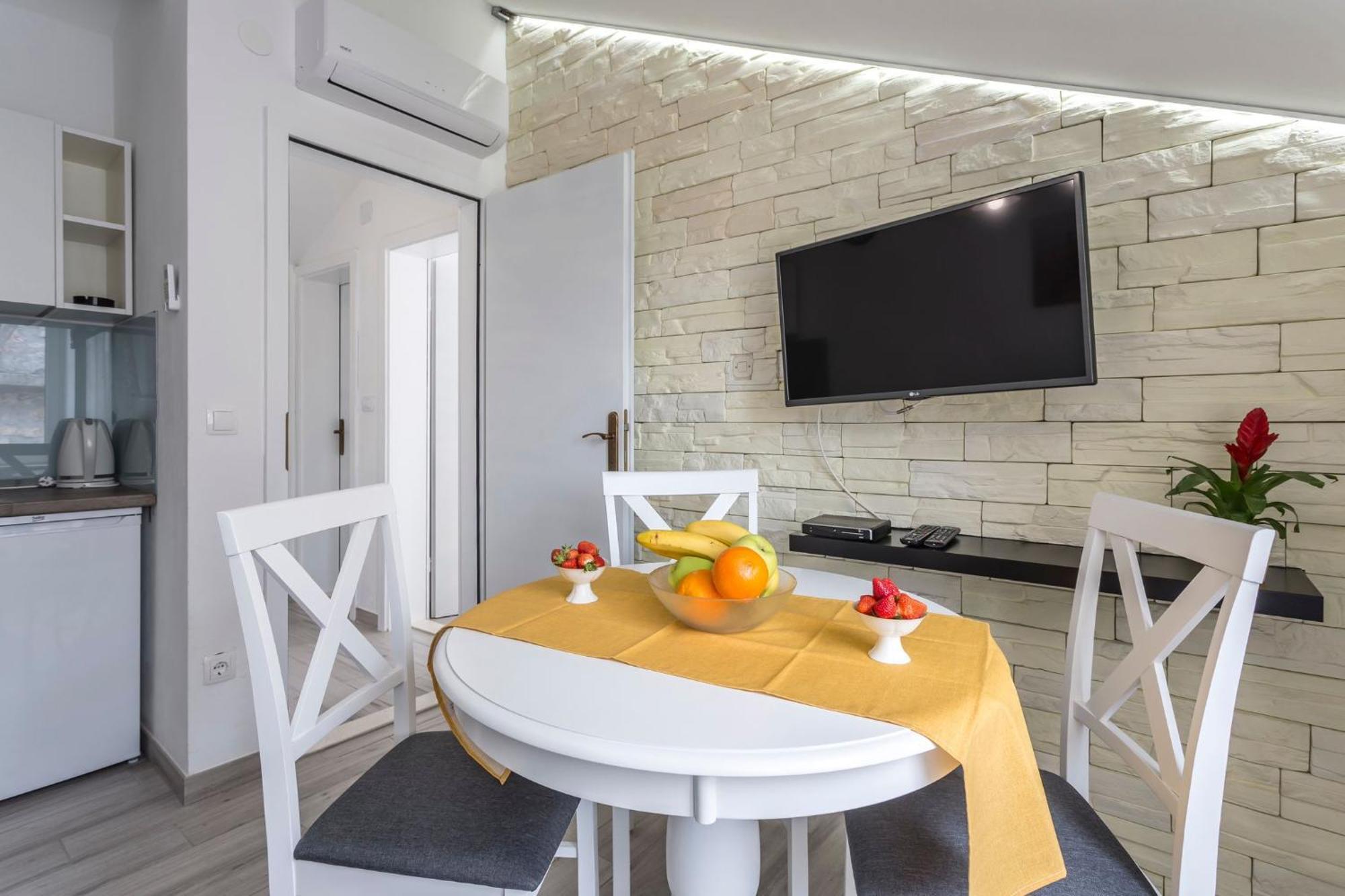 Riva Apartments Villa Thalia - Milna, Brac Milna  Ngoại thất bức ảnh