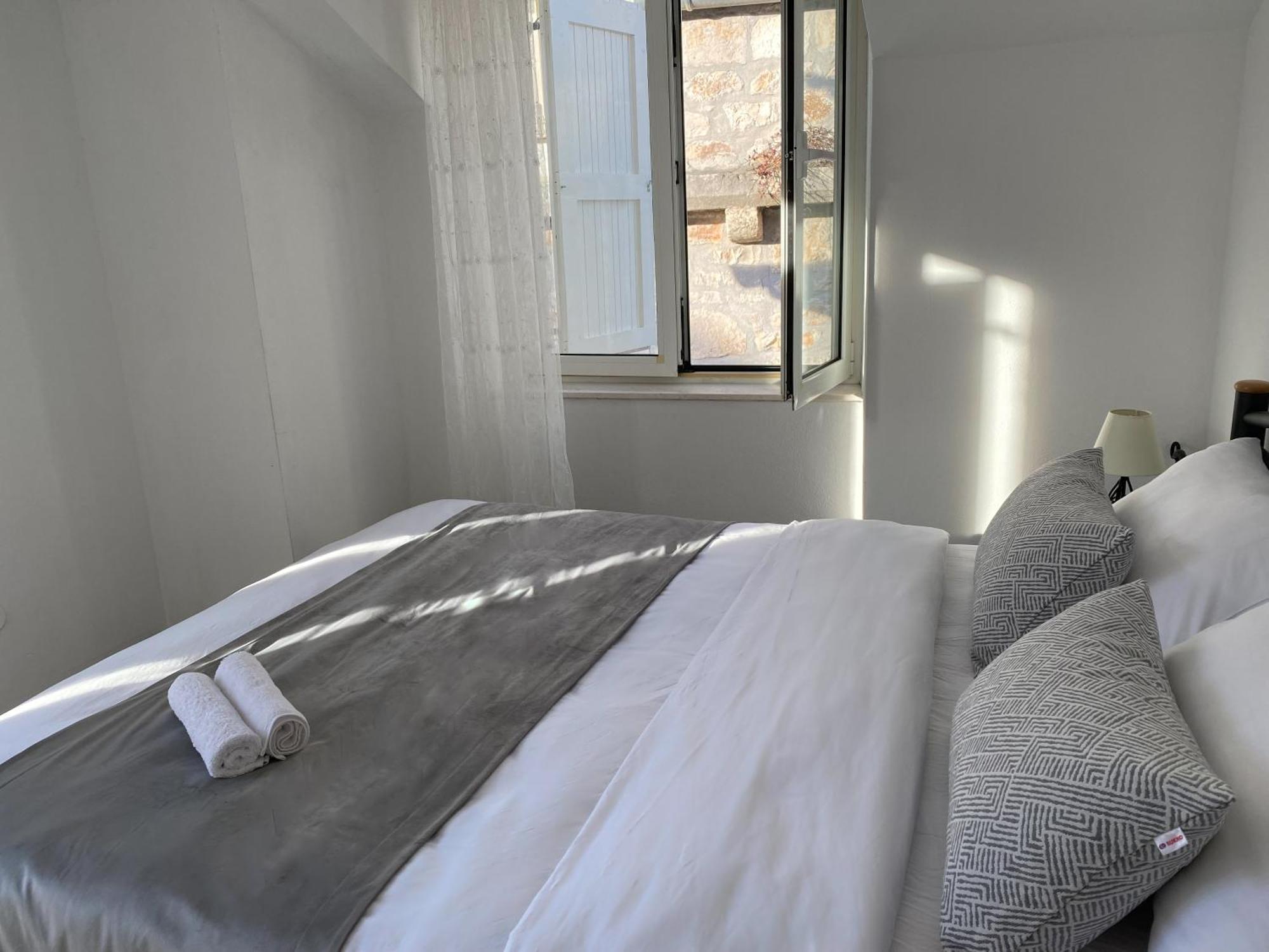 Riva Apartments Villa Thalia - Milna, Brac Milna  Ngoại thất bức ảnh